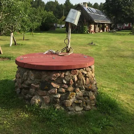 Country house Uue-hallikivi Talu Malvaste