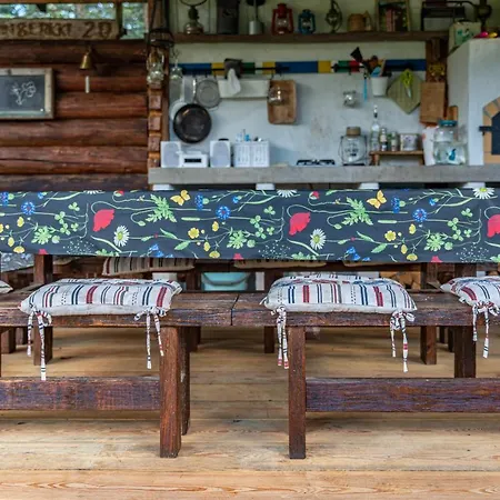 Uue-hallikivi Talu Seoska kuća Malvaste