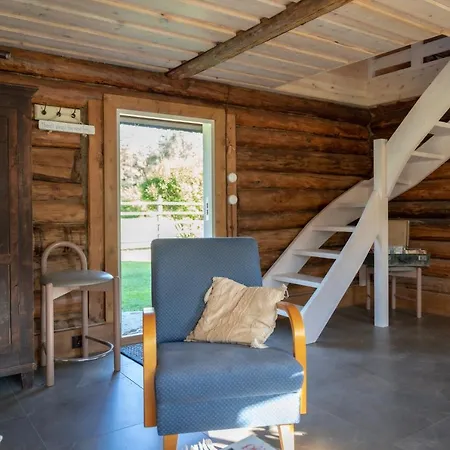 Uue-hallikivi Talu *