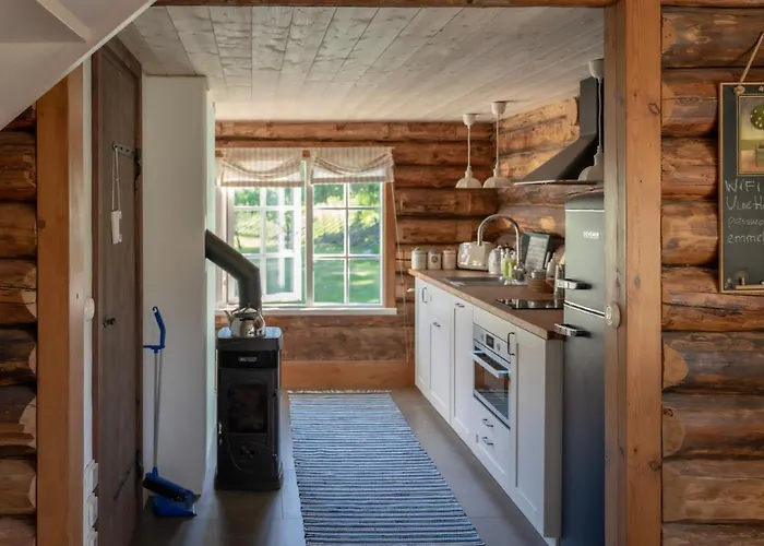 Uue-hallikivi Talu *