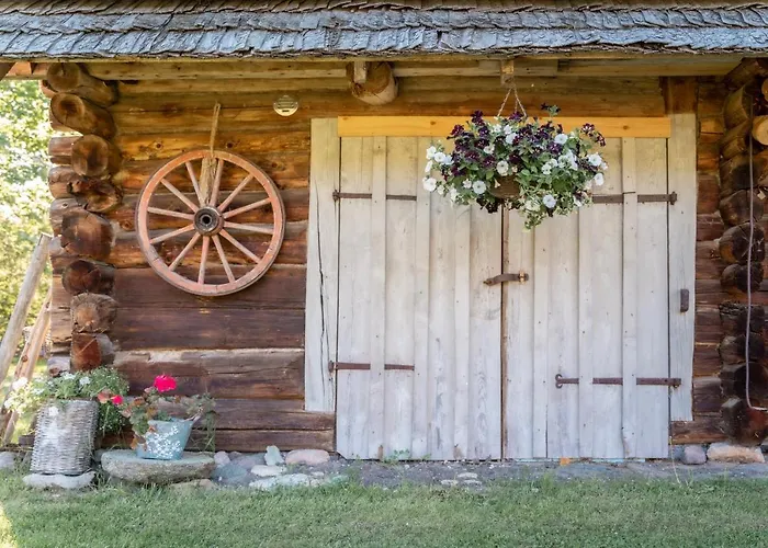 Uue-hallikivi Talu Malvaste